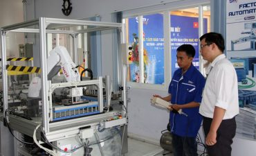 Vietnam boosts high-tech industry