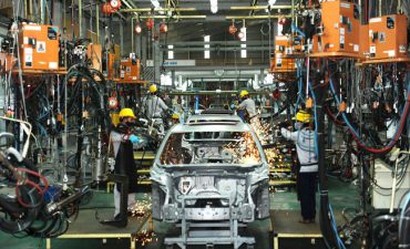 AUTO INDUSTRY HEAVILY RELIANT ON IMPORTS